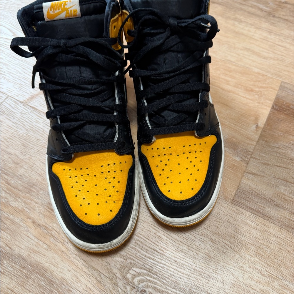 Nike Air Jordon 1 Black and Yellow High-Top Sneakers size 11
